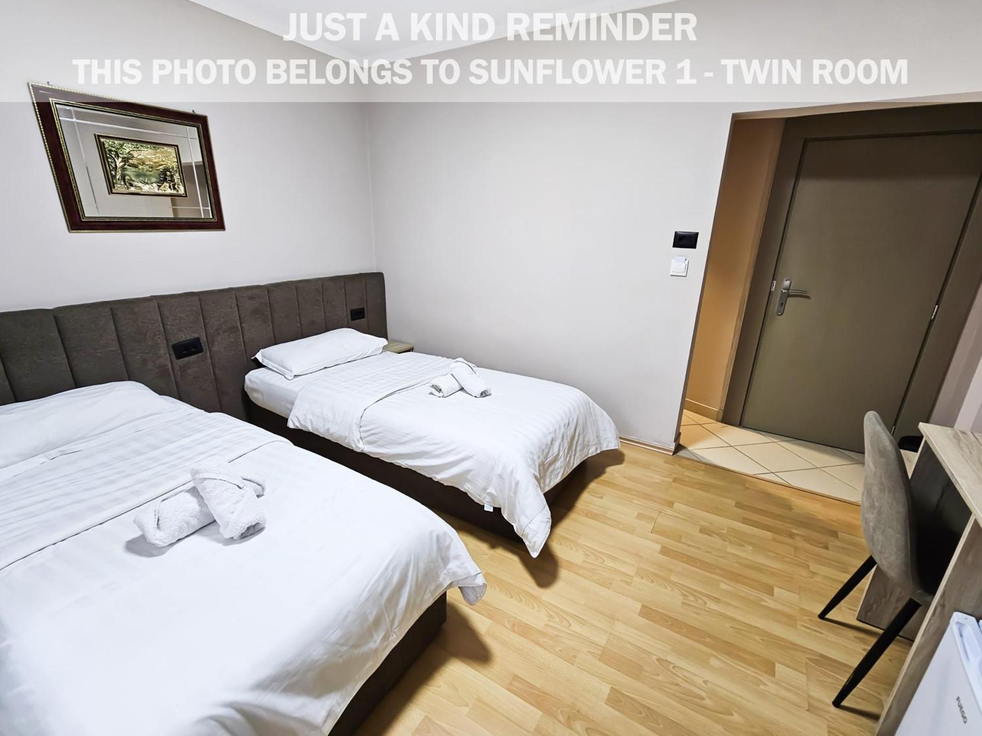 Sunflower Rooms Tirana Exterior photo